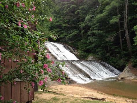Moravian Falls Nc Waterfalls Waterfall Outdoor