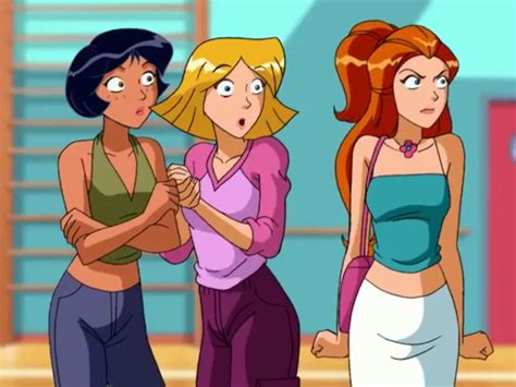 pin by julia on totally spies outfits spy outfit totally spies 2000s cartoons