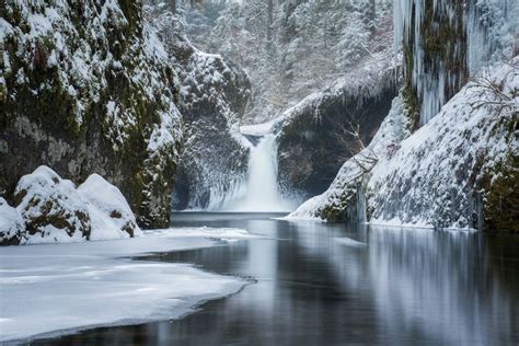 Miraculous Images Of Frozen Waterfalls Around The World