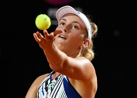 He plays as a striker or winger. Belgian Mertens pulls out of Abu Dhabi with shoulder injury | 1450 AM 99.7 FM WHTC | Holland