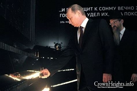 At Museum Visit Putin Says Seforim Can Return To Chabad Crownheights