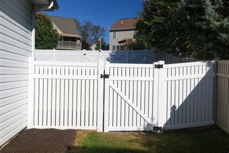 Long Lasting Fences The Most Durable Aluminum And Vinyl Fencing