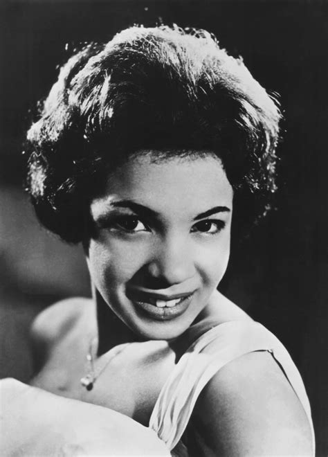 Shirley Bassey Portrait Item Varevcpbdshbaec004 Posterazzi