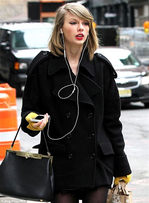 Taylor Swift Obtains Three Year Restraining Order Against Stalker