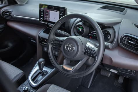 2022 Toyota Yaris Cross Urban Awd Hybrid Review Carexpert