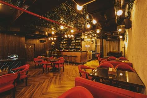 The Best Places to Celebrate Your Next Anniversary in Delhi | Sloshout Blog
