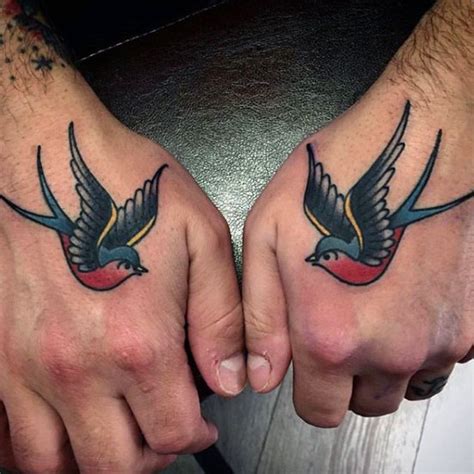 70 Traditionelle Swallow Tattoo Designs Für Männer Old School Bird