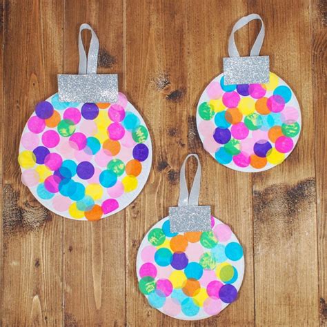 If you want to make a statement this christmas, bigger is always better. Paper Plate Baubles - Giant Christmas Decorations - Mum In ...