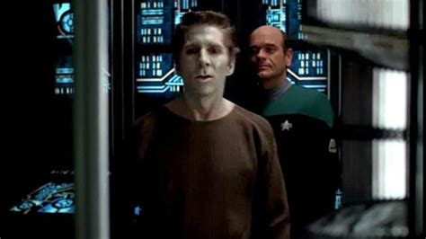 Addicted To Star Trek Episode Review Revulsion Voyager Season 4