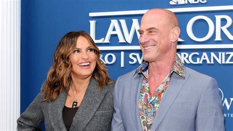 Mariska Hargitay And Chris Meloni Gush About Working Together On Svu And Oc Exclusive