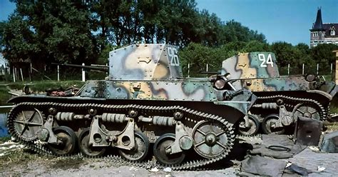 French Renault R35 French Tanks Tank Military Vehicles