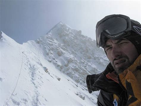 Alex Gavan Alpinist Roman A Reusit Sa Urce Broad Peak 8047 De Metri