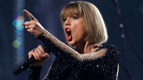 Taylor Swift Assault Case Judge Throws Out Djs Lawsuit Bbc News