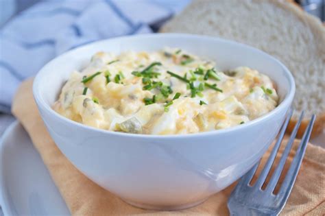Eiersalat mit Gurken