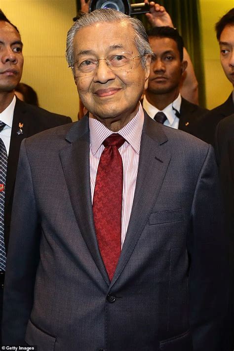 The prime minister of malaysia (malay: Malaysia Prime Minister Mahathir Mohamad warns potential ...
