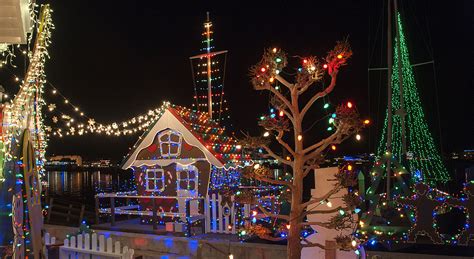 We had a blue tree, we had a red and green tree, we had a stuffed. Newport Local News Homes Light Up for the Holidays - Newport Local News
