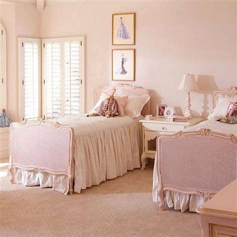 There are 3346 french themed decor for sale on etsy, and they cost $24.72 on average. 15 French Inspired Bedrooms for Girls - Rilane