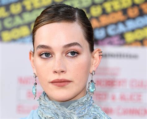 Victoria Pedretti 13 Facts About The Haunting Of Bly Manor Star You