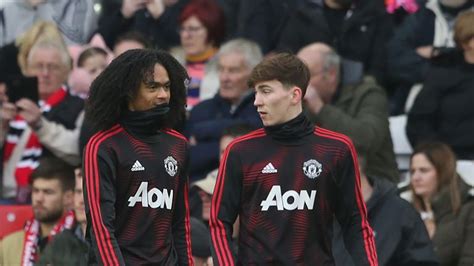 Tahith chong (born 4 december 1999) is a dutch professional footballer who plays as a right winger for english premier league club manchester united. Tahith Chong in Manchester United squad against Reading ...