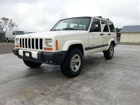 The 2001 jeep cherokee sings its swan song this year, with only the grand cherokee offered from now on. Buy used 2001 JEEP CHEROKEE SPORT 4X4 in Christiansburg ...