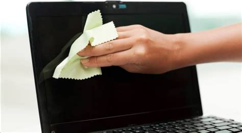 Ini Cara Bersihkan Laptop Layar Sentuh yang Efektif : Okezone techno