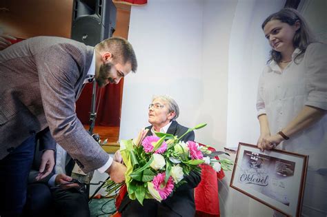 She won the award for best actress at the 1976 cannes film festival for the film mrs. Velem díszpolgára lett Törőcsik Mari