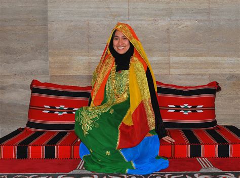 traditional clothing tourism in bahrain