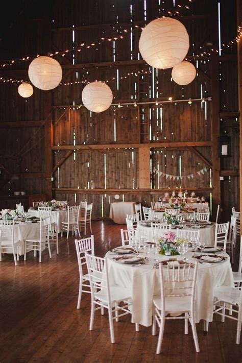 35 Cozy Barn Decor Ideas For Your Fall Wedding Barn Wedding