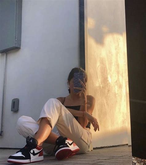 pinterest ashleyriako in 2020 mirror selfie poses cute fashion cute outfits