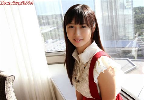 Gái Xinh Tomomi Motozawa Cởi áo Lên Giường Ảnh Nền điện Thoại Người đẹp ảnh Nền Hot Girl Dễ