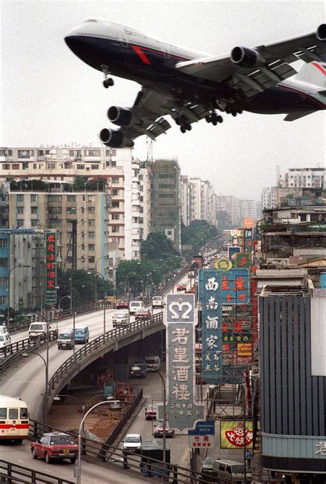 The airport that came of it has become the world's busiest cargo gateway and one of the world's busiest. Hong Kong Kai Tak airport on Inspirationde