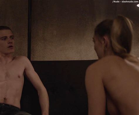 Madeline Zima Nude In Twin Peaks Return Photo Nude