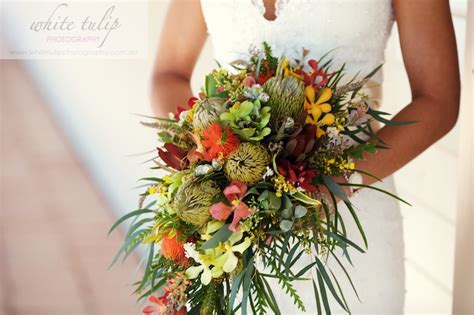 From exotic proteas to classic blooms like ranunculuses and garden roses, there are a variety of flowers to choose from for your fall wedding. pulmonate's design & architecture blog: Wedding ...