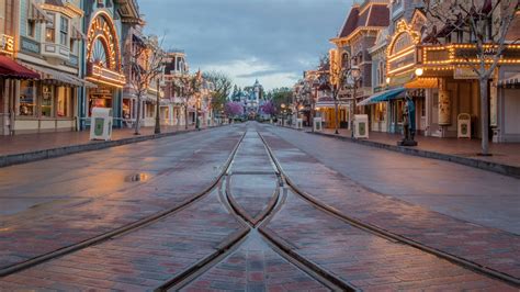 Disneyland Vs Disney California Adventure Which To Visit