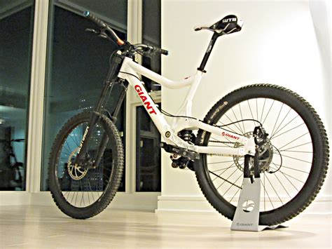 Giant Dh Comp Fastmans Bike Check Vital Mtb