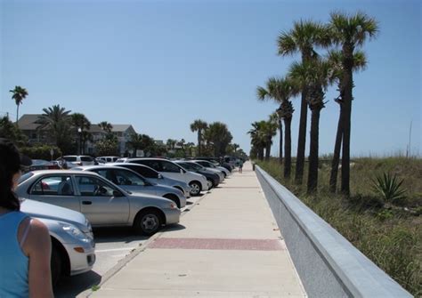 There are some sports facilities, but it's chief virtue is that it is a nice quiet little park for those near or on st pete beach. Paradise News Magazine | St. Pete Beach Parking Permits