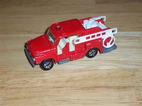 Vintage Tomica 1975 Red Isuzu Fire Engine Truck No 68 Made In Japan Ebay