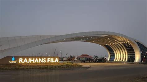 The Entrance To Raihans Fila Is Lit Up At Night