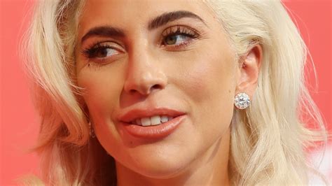 The Real Reason Lady Gagas No Makeup Look Is Turning Heads
