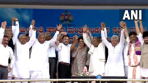 Karnataka Oath Ceremony Turns Into Show Of Strength For Opposition Parties India News Zee News