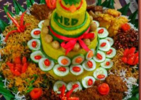 Tak mau kalah, sang istri pun akui dirinya mendapatan kekerasan verbal dari sang suami. Resep Nasi kuning Tumpeng tradisional syukuran ultah suami ...