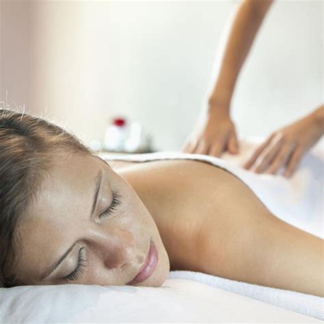 Le Massage Californien Le Soin Relaxant Par Excellence Elle