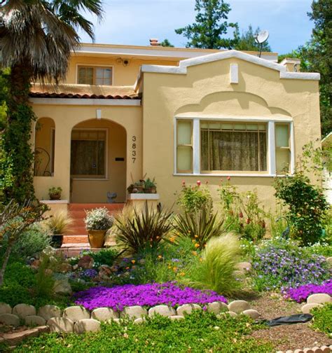 6 Landscaping Curb Appeal Ideas