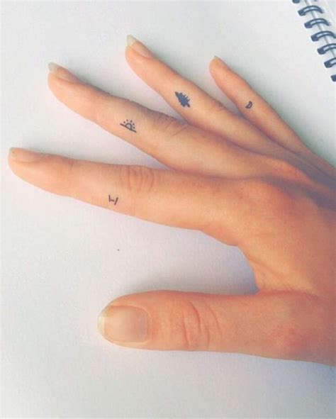 Tatuaggi Piccoli Mani Dita Simboli Semplici Tatuaggi Sulle Dita Interni