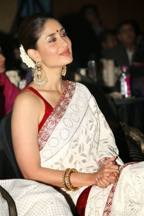 Kareena Kapoor Indian Of The Year Awards In Red Blouse White Saree Indian Ramp