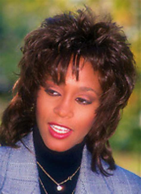 Sporting a new haircut whitney houston steps out of london's popular harrods store, after her and her beloved husband bobby brown go all out on an extravagant shopping spree. Whitney Houston | Whitney houston, Wigs, Celebrity hairstyles