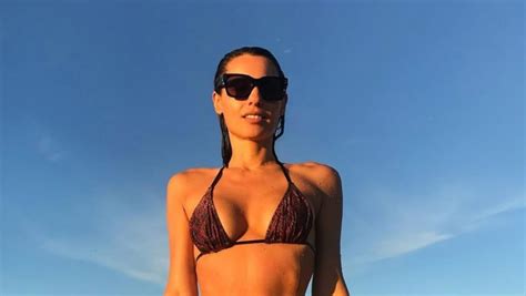 Pampita Deslumbr Punta Del Este Con Un Sensual Bikini