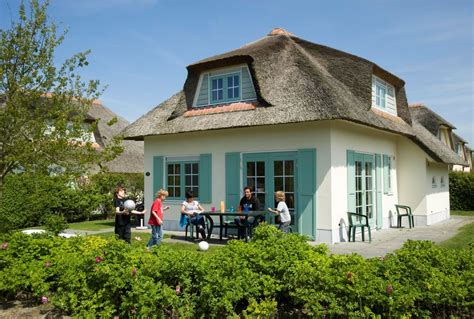 Wir sind 7 tage in der woche für sie da: Roompot Buitenhof Domburg in Domburg - die besten Angebote!