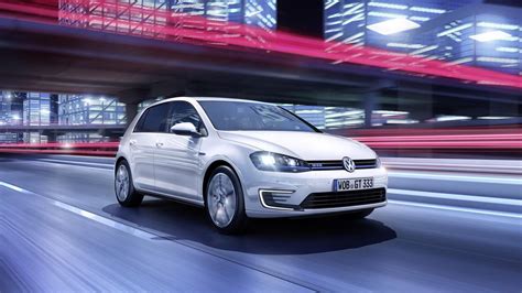 Sporty Volkswagen Golf GTE Plug In Hybrid Heads To 2014 Geneva Motor Show