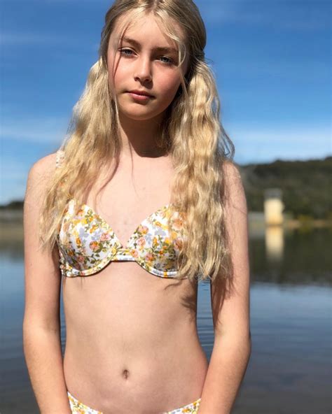 Instagram Girls Starlet Bridget S Girls Bikinis Swimwear Williams